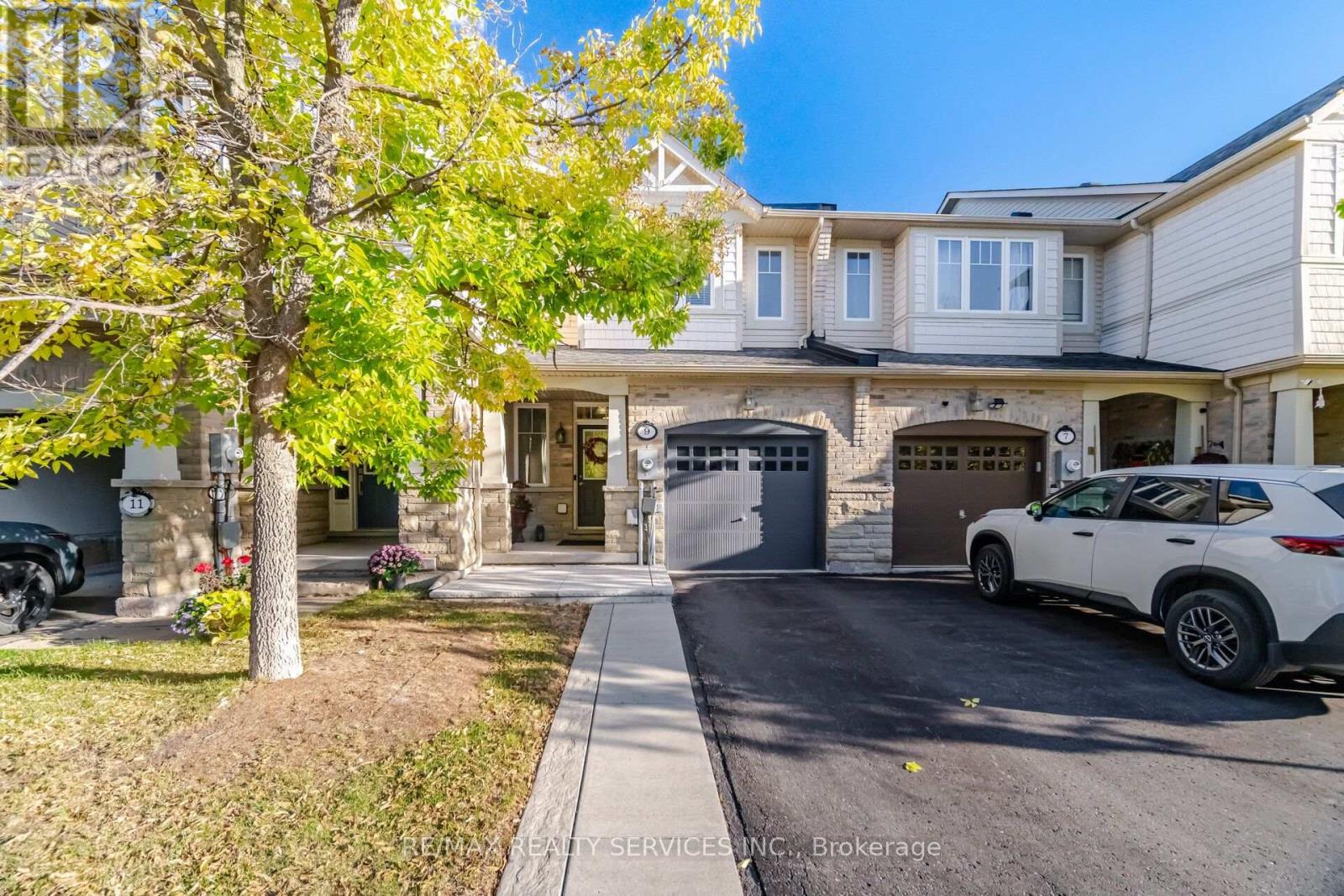 9 ASPENVIEW AVENUE - 8