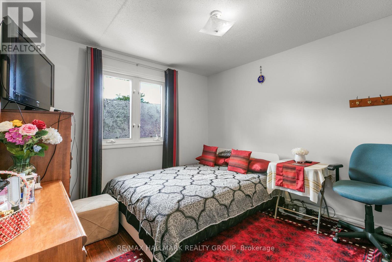 3142 DUMAURIER AVENUE E - Image 18