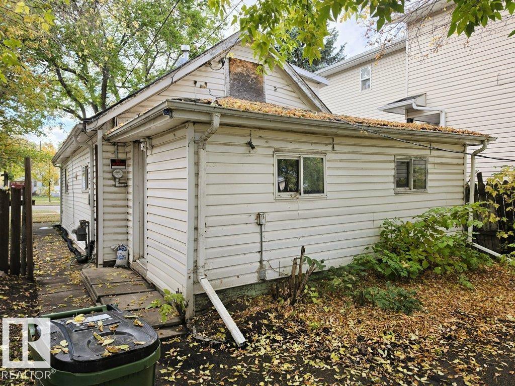 11911 77 ST NW - 18