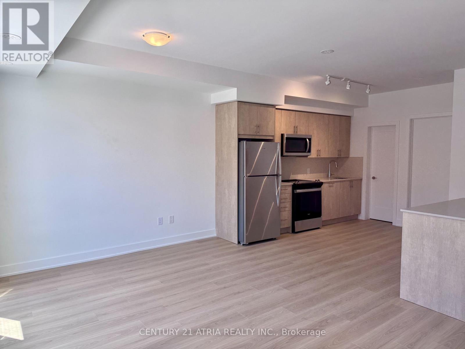 28 Alpine Symphony Path, Oshawa, ON photo 3