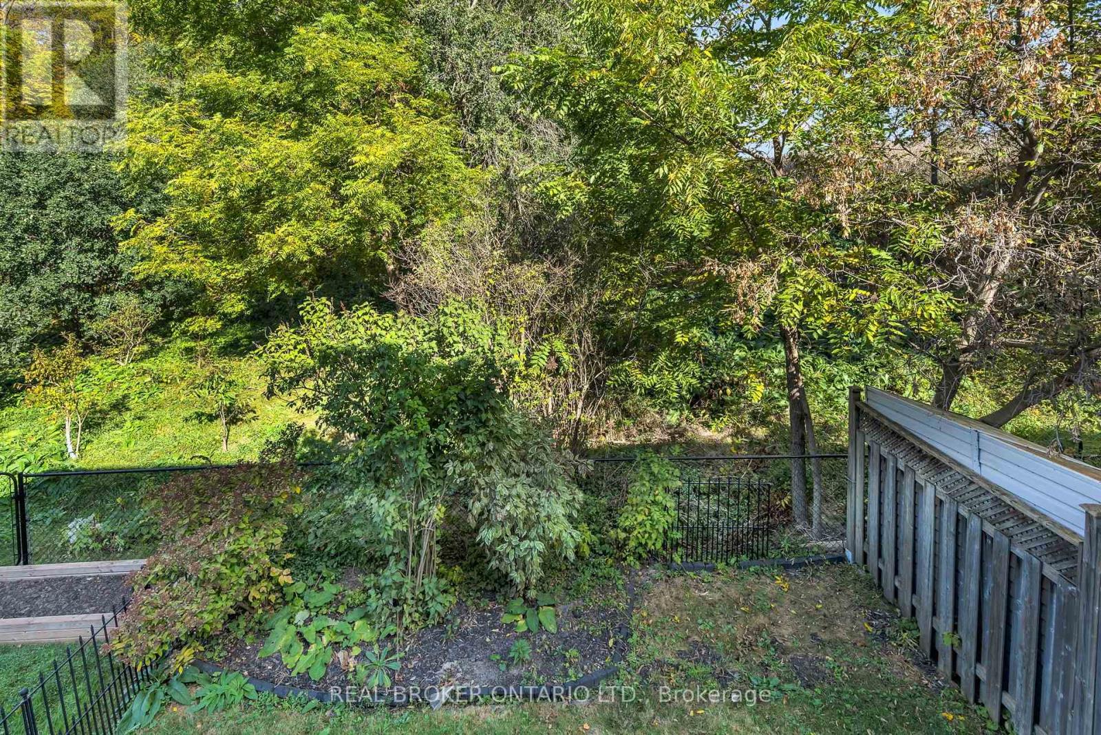 565 Bondi Avenue — photo 15
