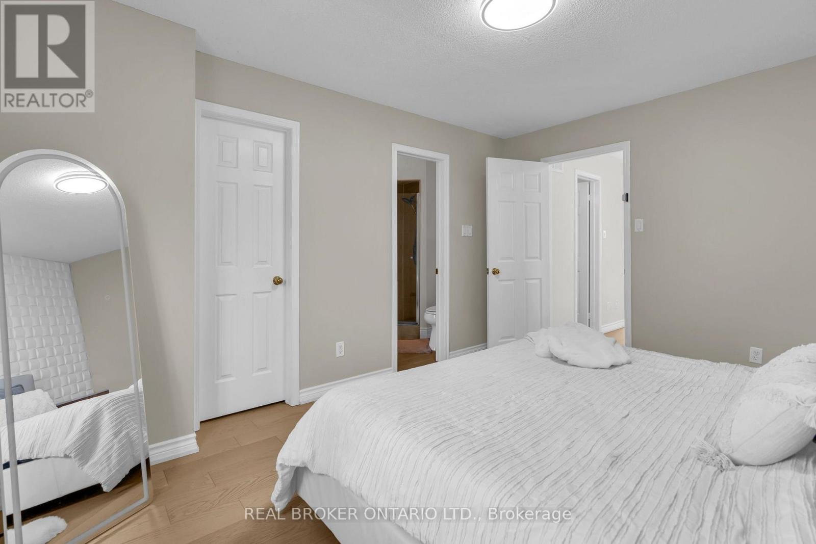 565 Bondi Avenue — photo 24