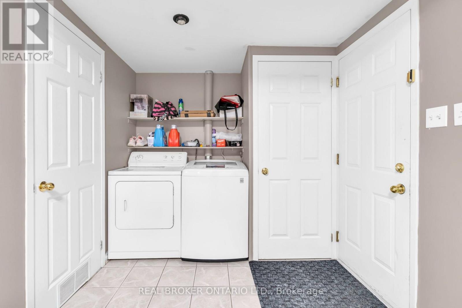 565 Bondi Avenue — photo 34