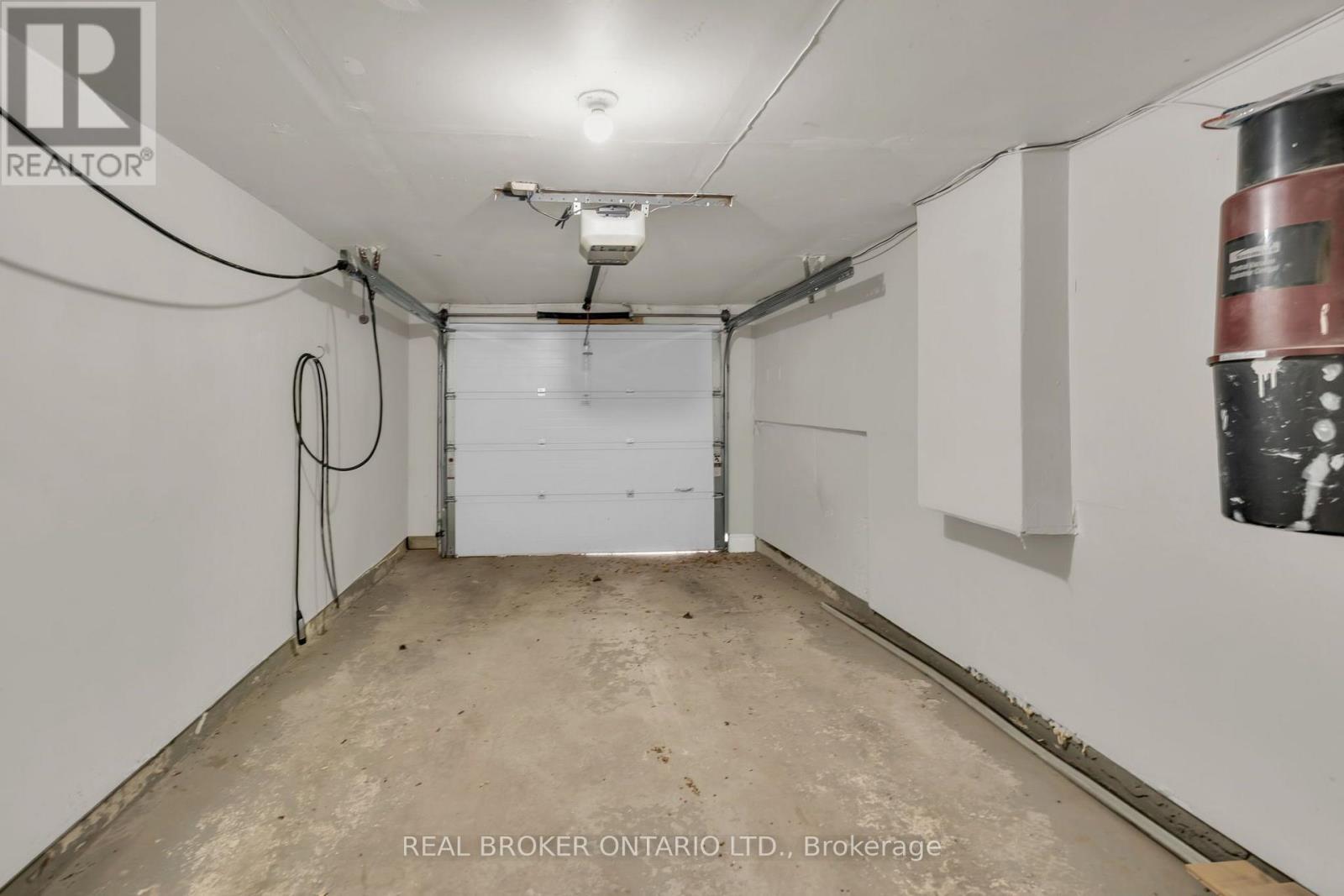 565 Bondi Avenue — photo 35