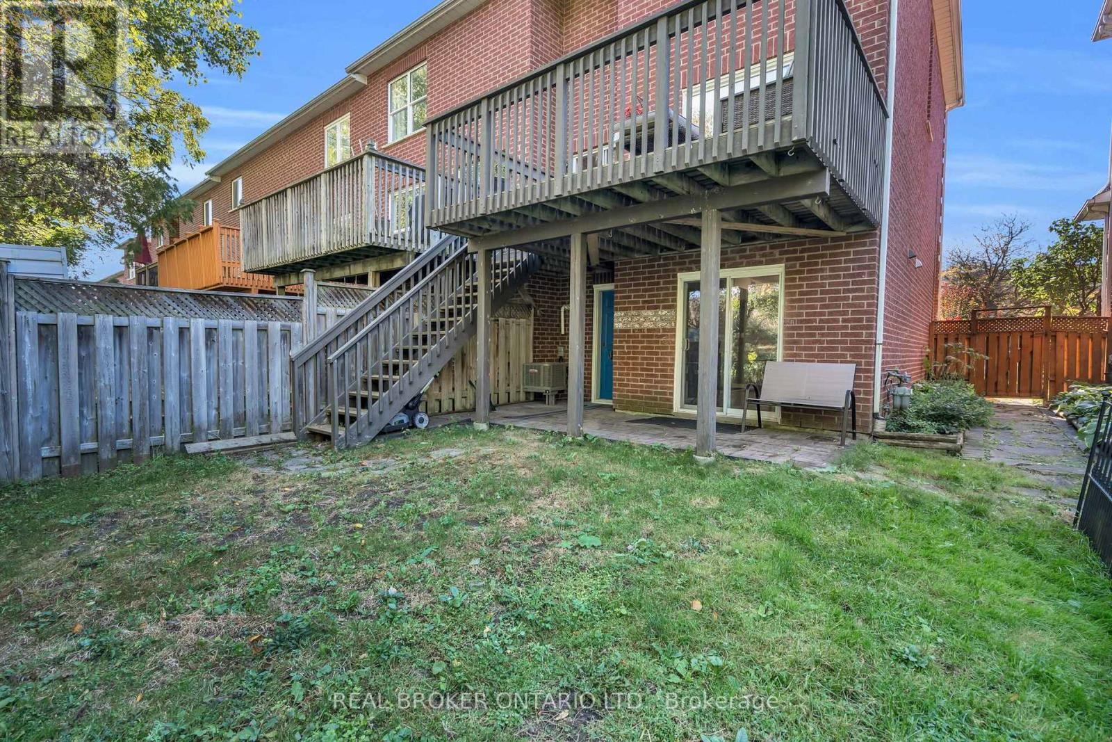 565 Bondi Avenue — photo 39
