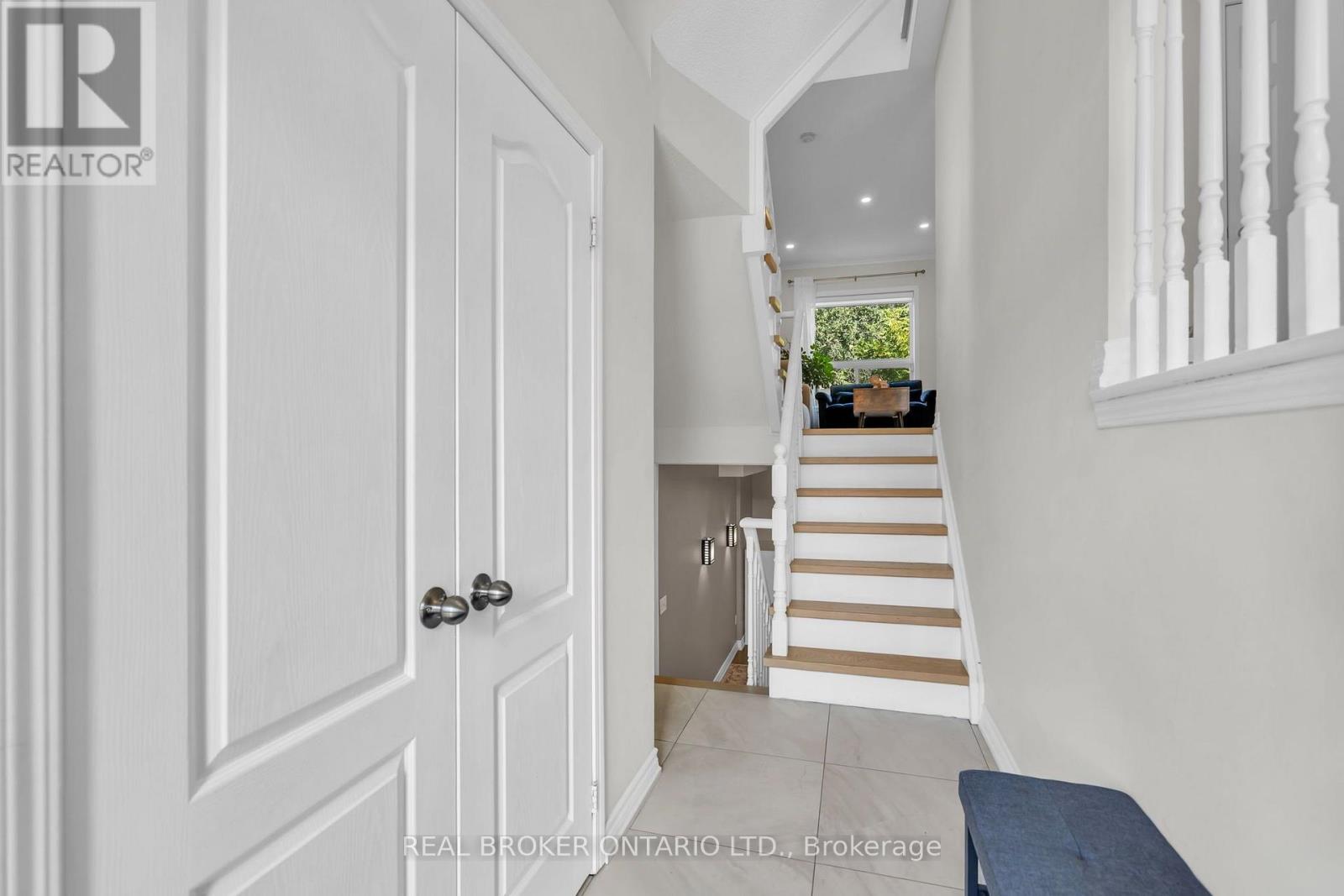 565 BONDI AVENUE, Newmarket (Gorham-College Manor) — photo 5