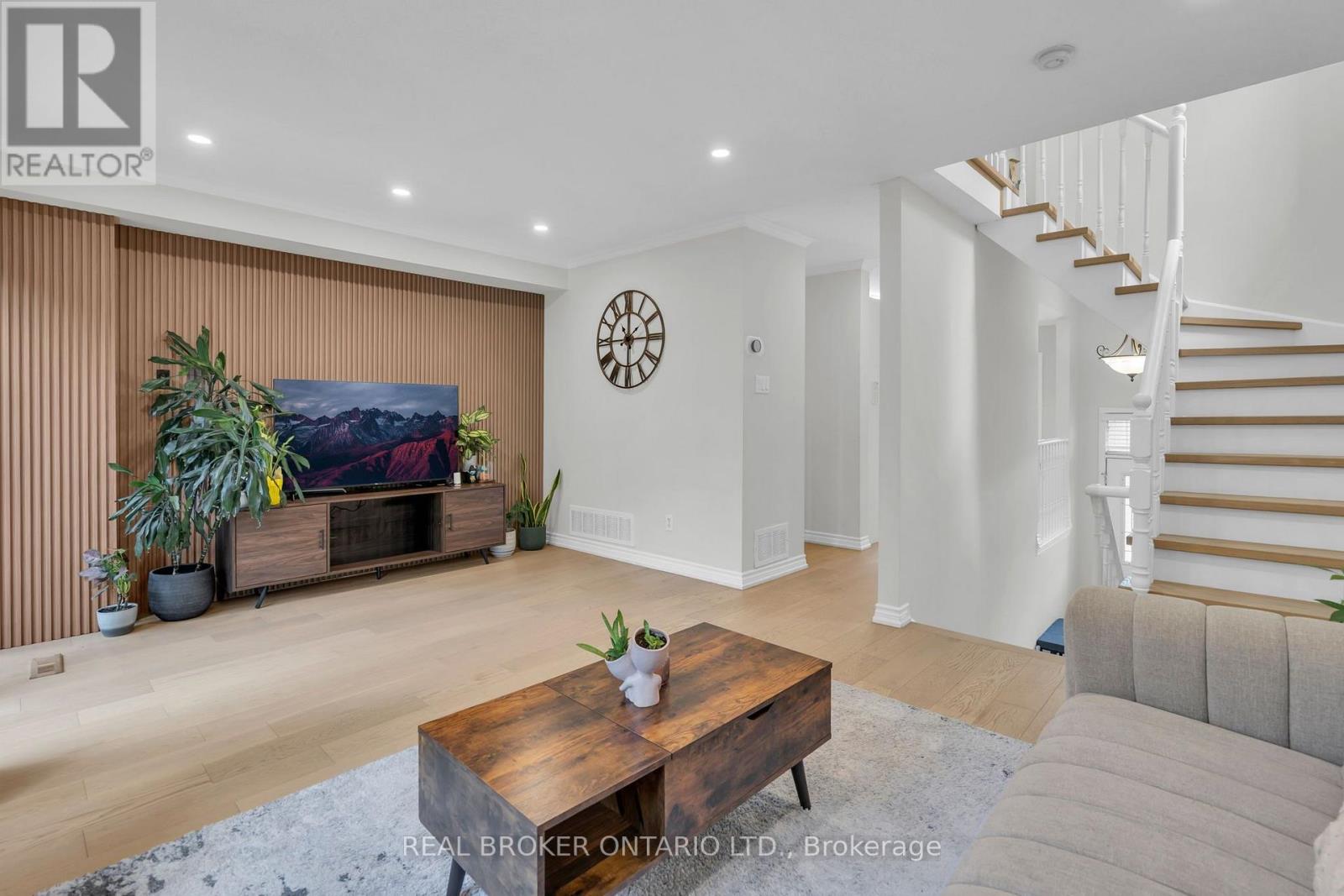 565 BONDI AVENUE, Newmarket (Gorham-College Manor) — photo 9