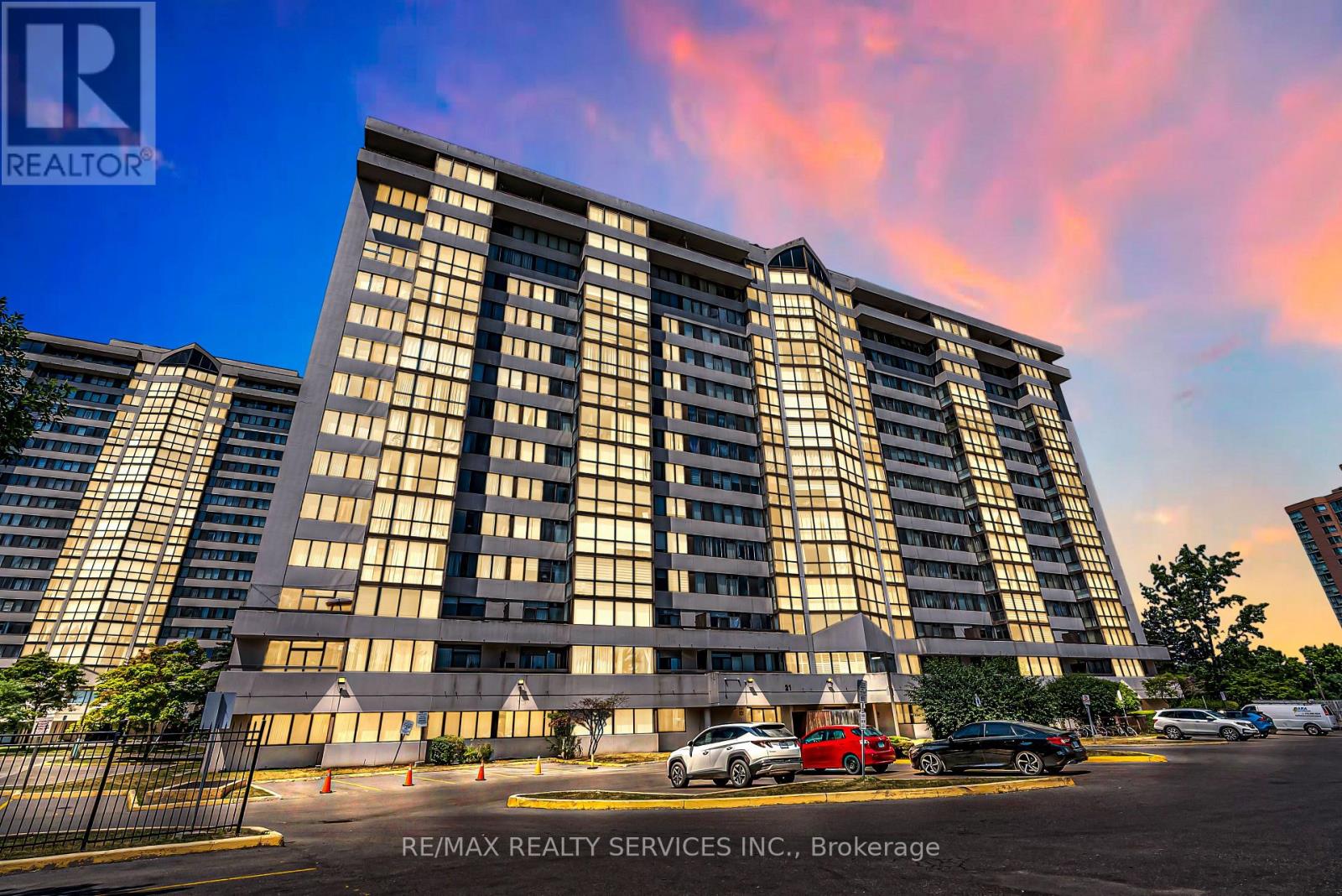 306 - 21 MARKBROOK LANE N, Toronto (Mount Olive-Silverstone-Jamestown)