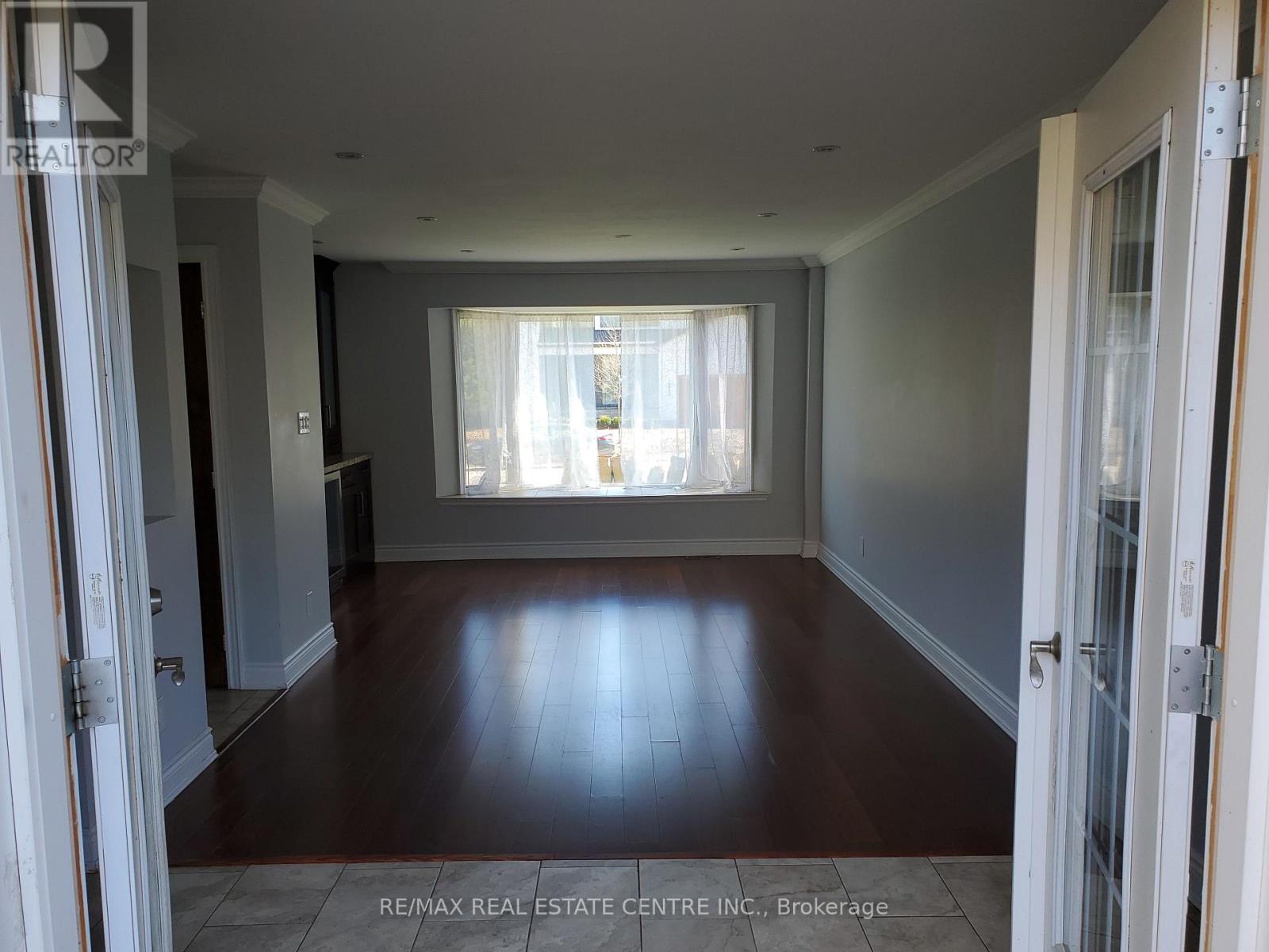 1077 Selby Avenue — photo 13