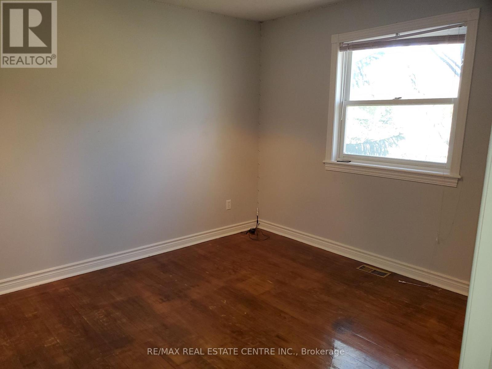 1077 Selby Avenue — photo 23