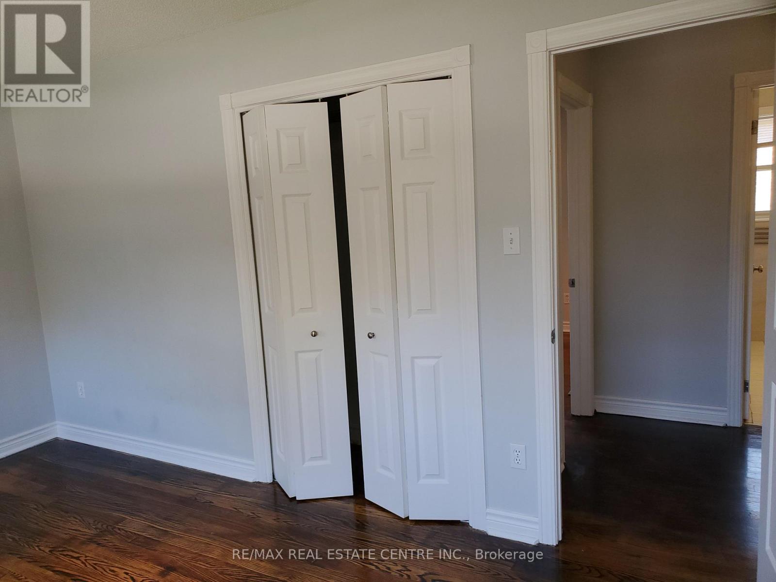 1077 Selby Avenue — photo 27