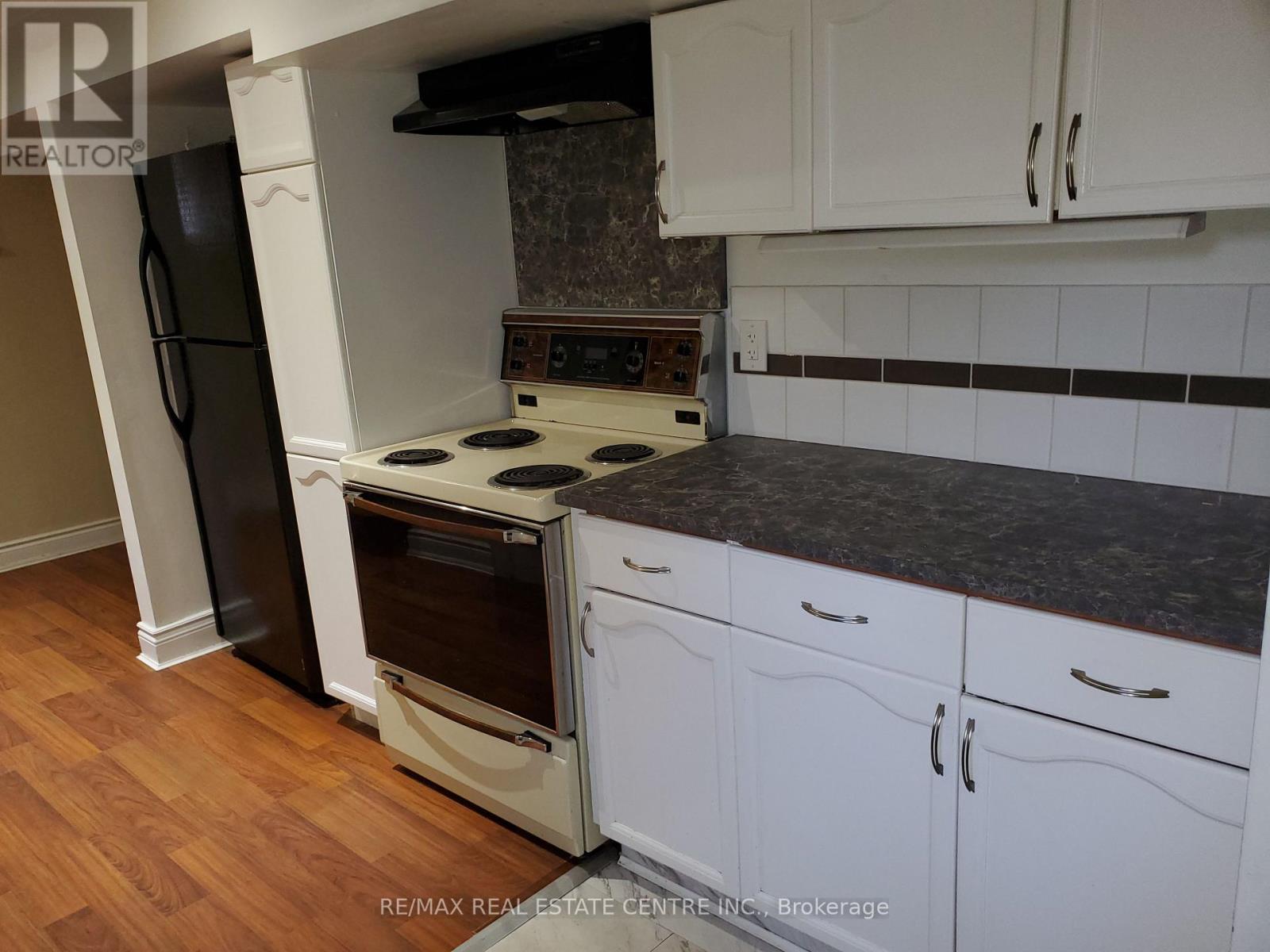 1077 Selby Avenue — photo 41