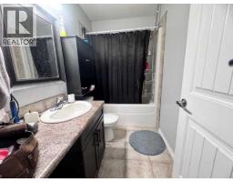 3pc Bathroom - 7106 39th Street, Lloydminster, AB T9V3M3 Photo 8