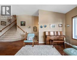 Bedroom - 20 Edendale Crescent Nw, Calgary, AB T3A3W8 Photo 9