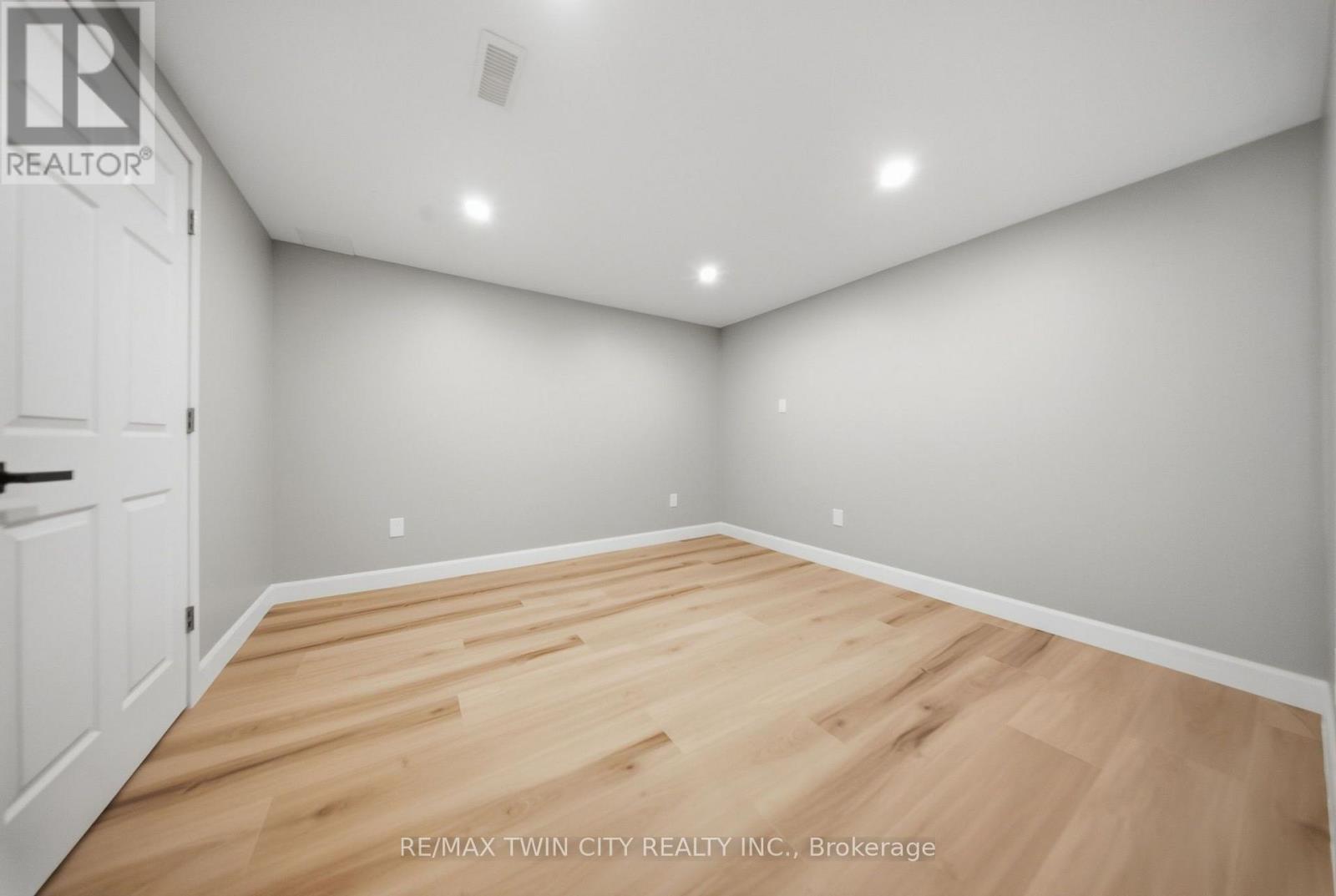 25 CEDARLAND DRIVE - 26