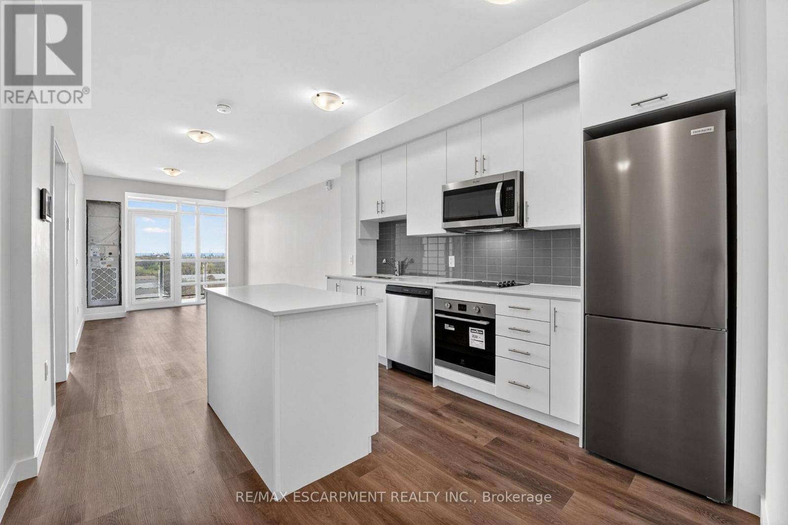 822- 461 Green Road, Hamilton, ON