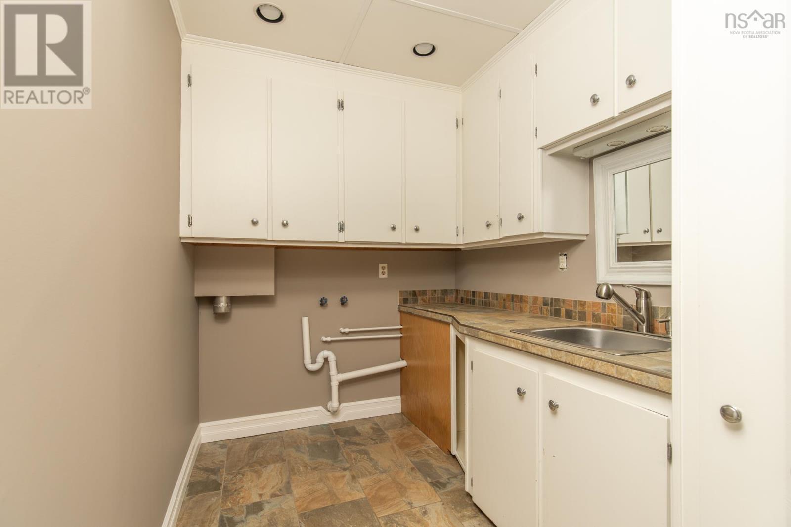 470 Wyman Road - 44