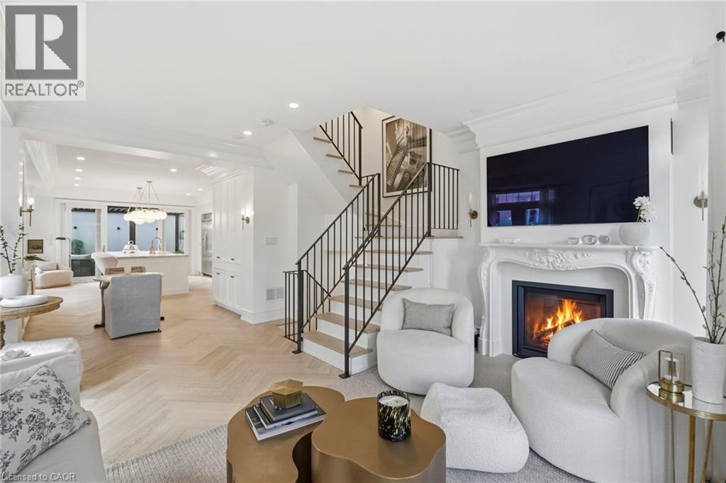 305 RANDALL Street, Oakville — photo 7