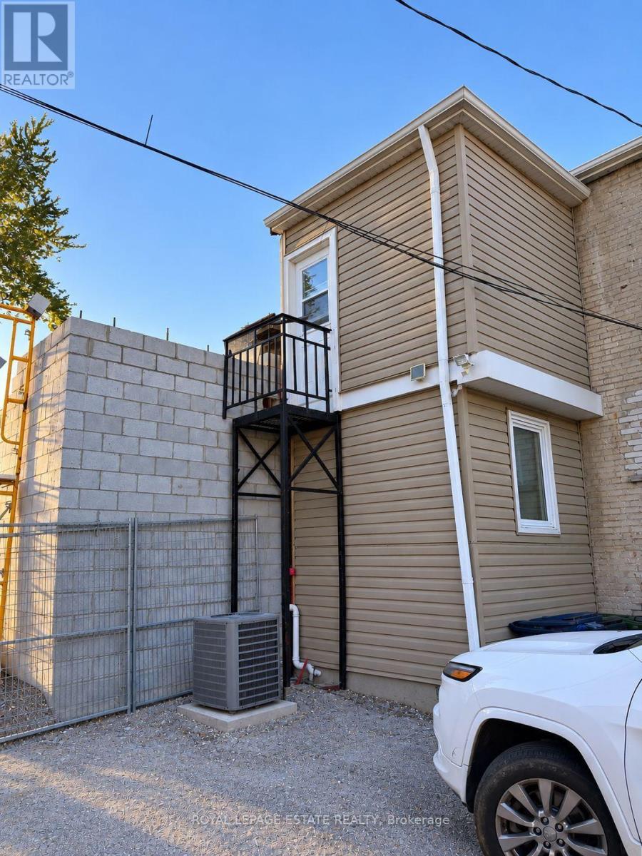 322 Silver Birch Avenue — photo 18