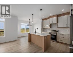 142 Lakewood Crescent - photo 5