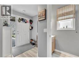 4pc Ensuite bath - 484 Similkameen Avenue, Princeton, BC V0X1W0 Photo 6
