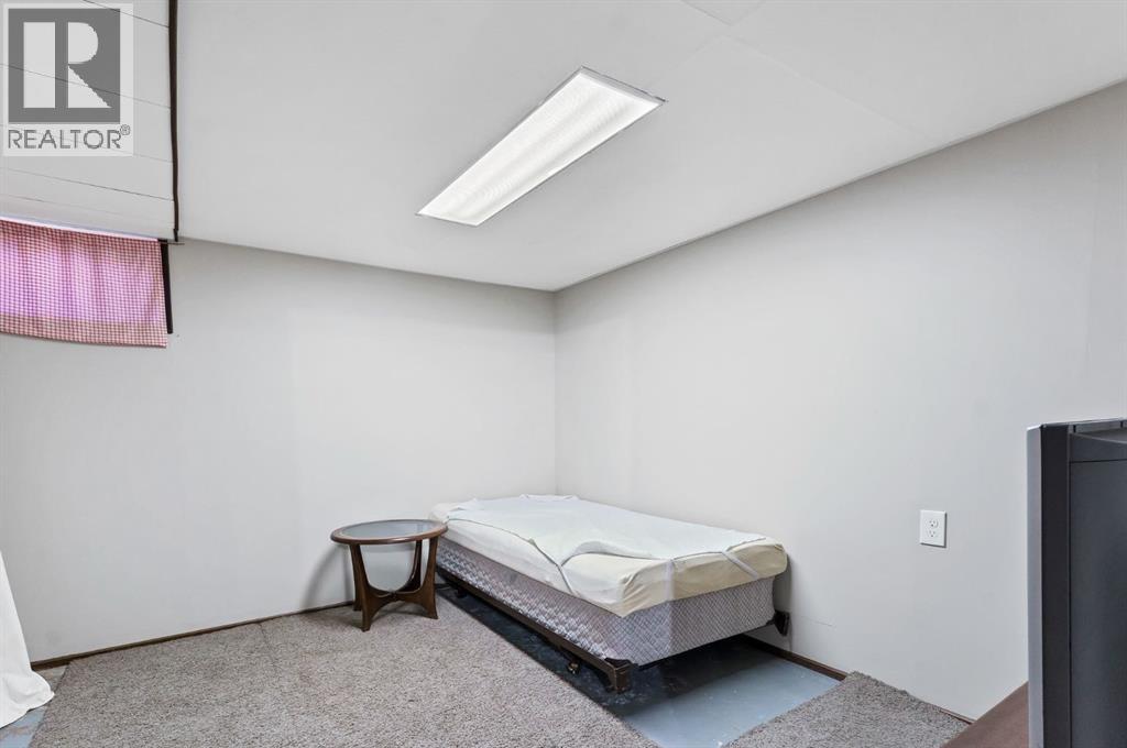 922 4 Street SE - Image 21