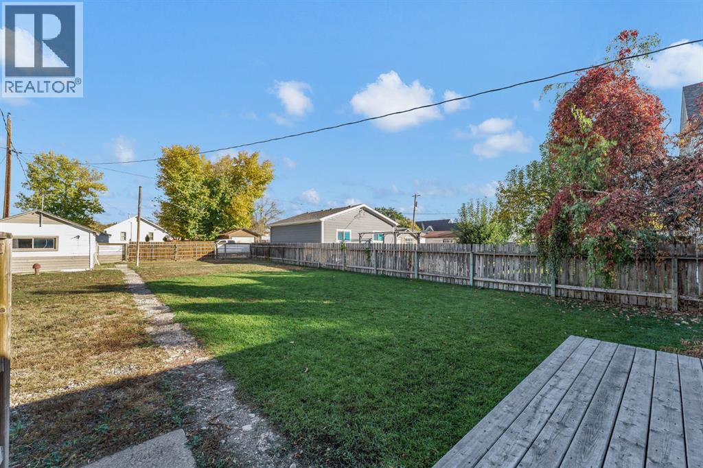 922 4 Street SE - Image 25
