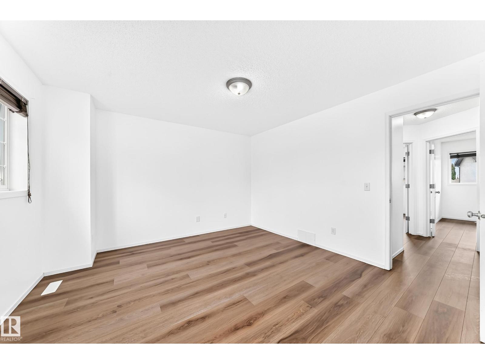 8 SPRUCE VILLAGE WY - Image 30