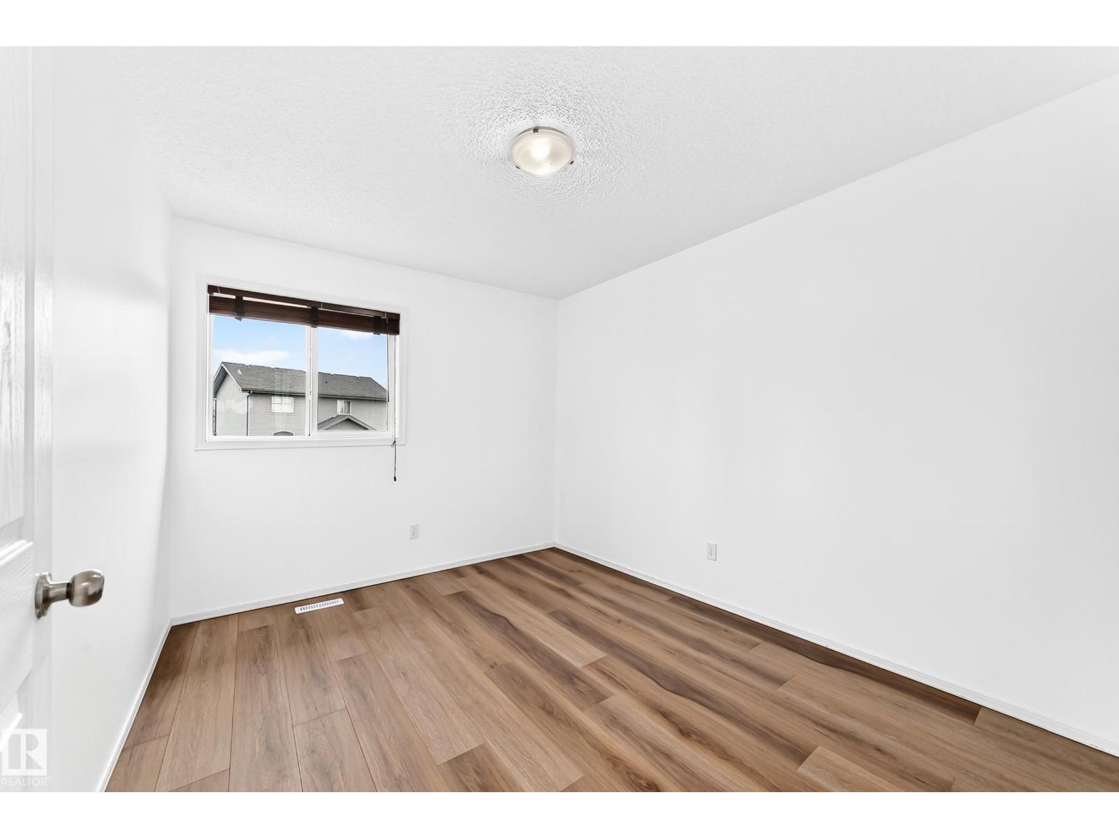 8 SPRUCE VILLAGE WY - 34
