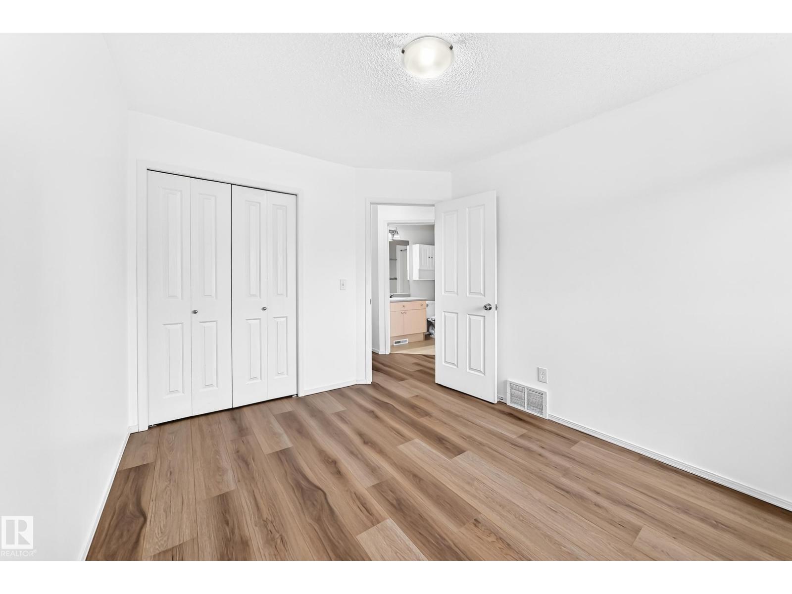 8 SPRUCE VILLAGE WY - 35