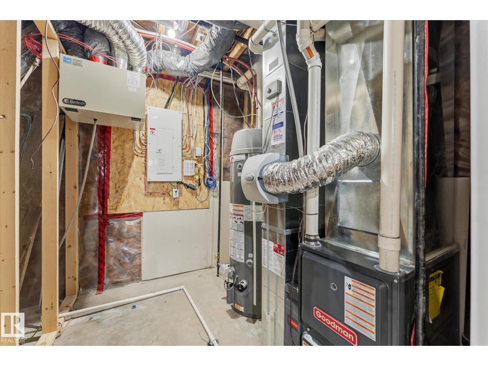 10605 96 ST - 38