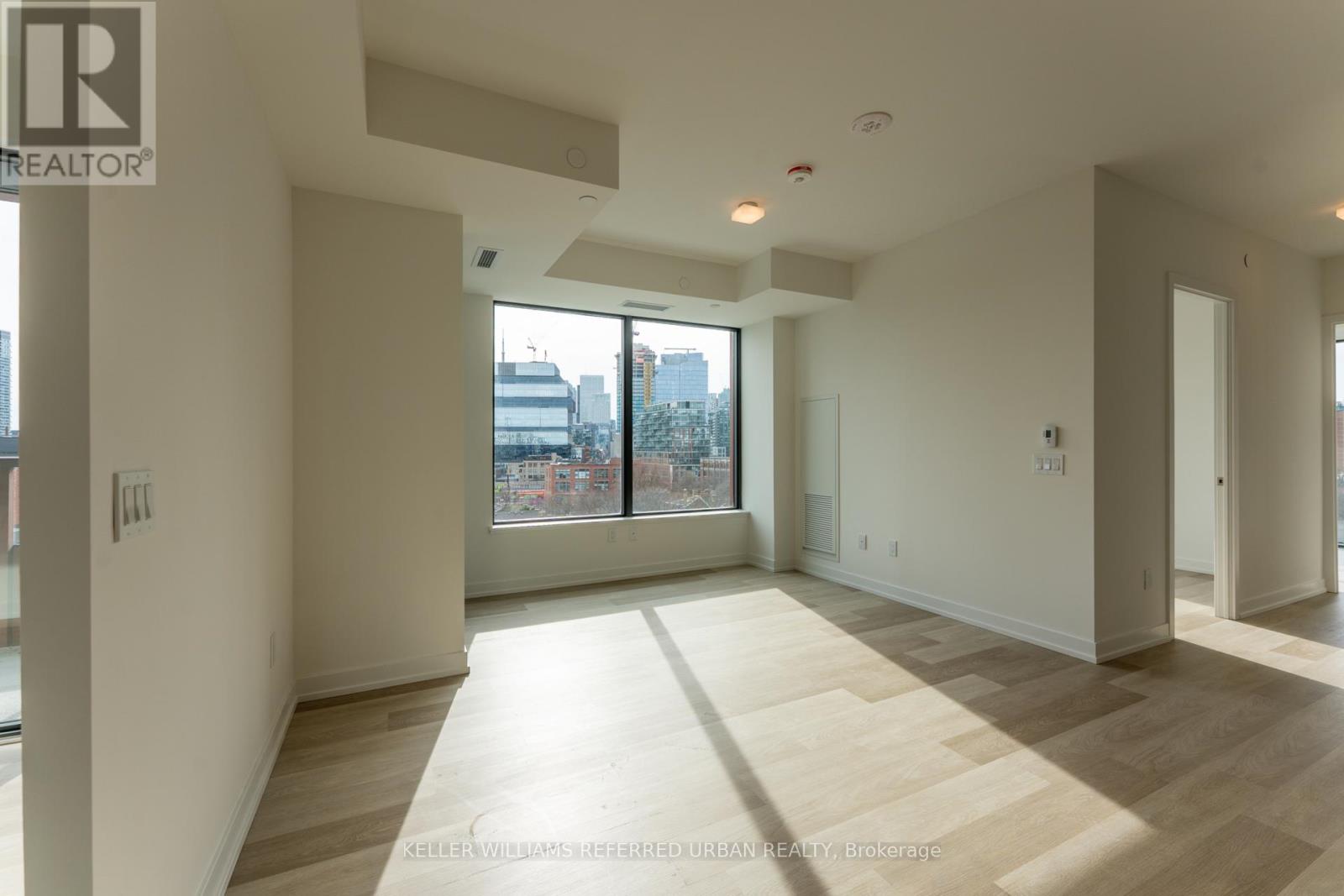 #822 28 EASTERN AVENUE - 4