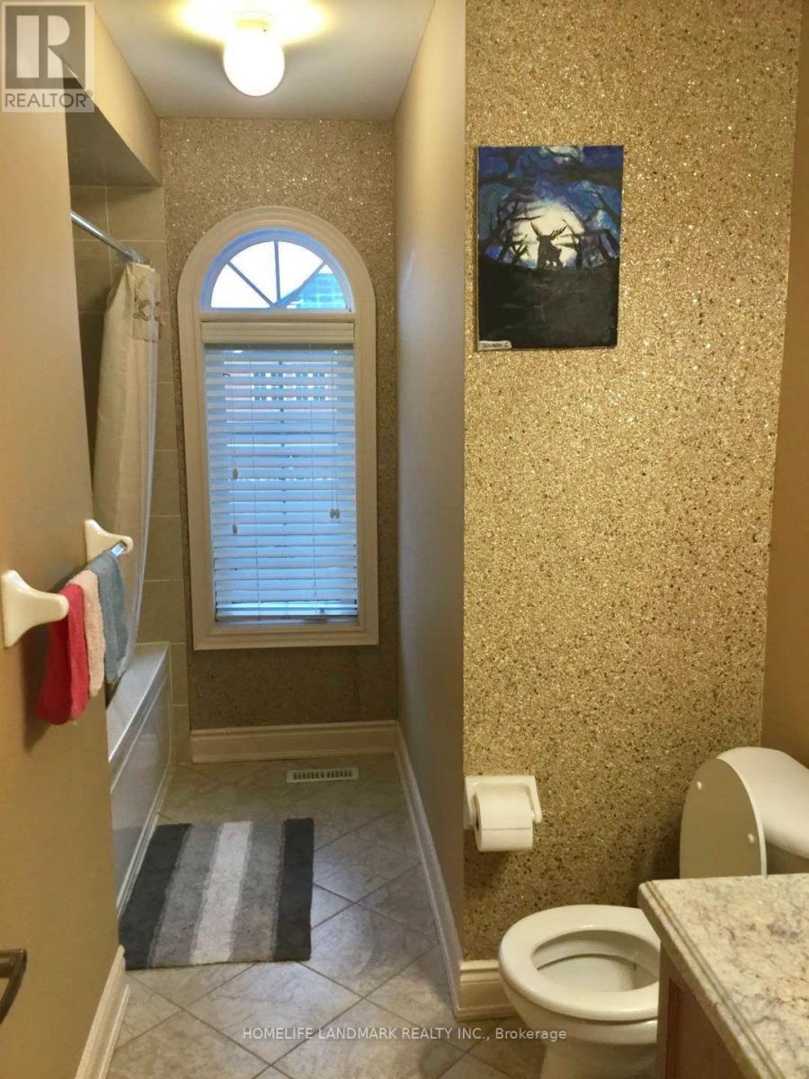 371 Dowson Loop, Newmarket, ON photo 12