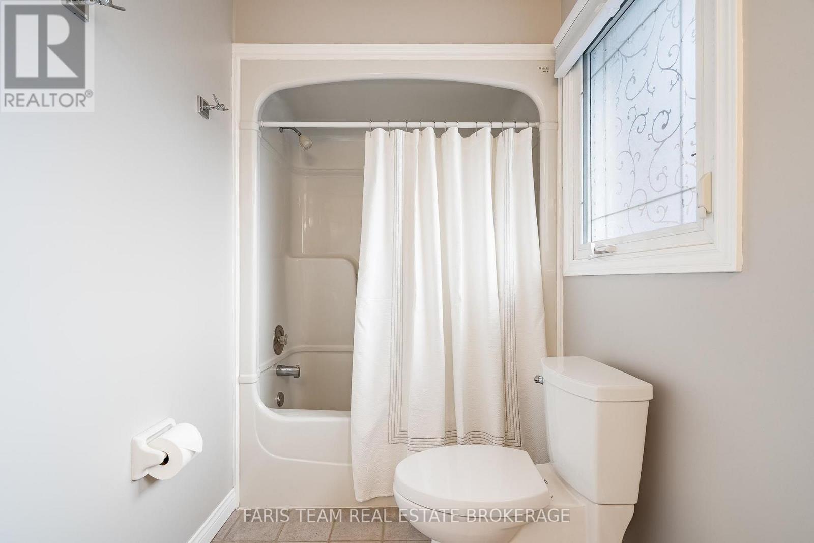 4 O'SHAUGHNESSY CRESCENT - 21