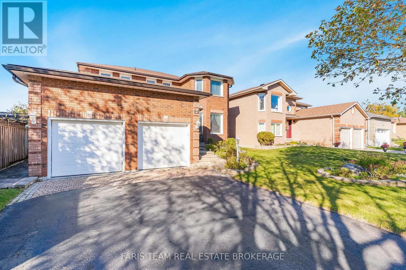 4 O'shaughnessy Crescent, Barrie, ON photo 3