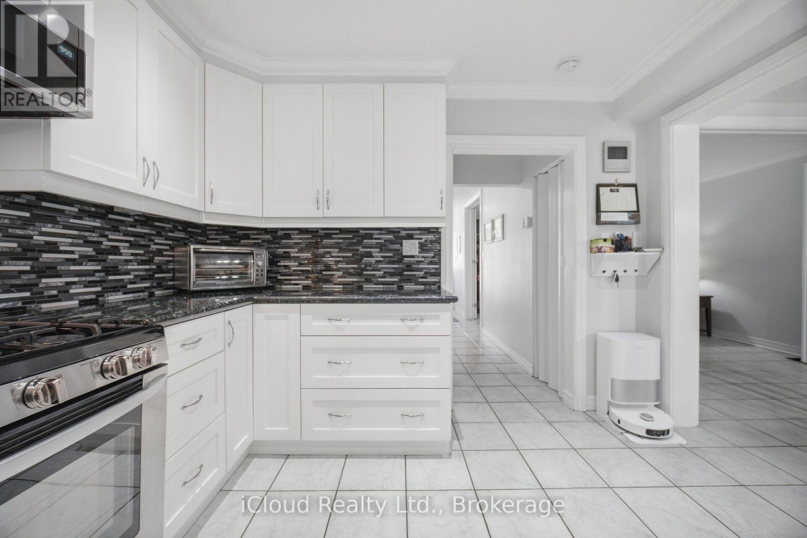 52 Bengal Court, Toronto, ON photo 11