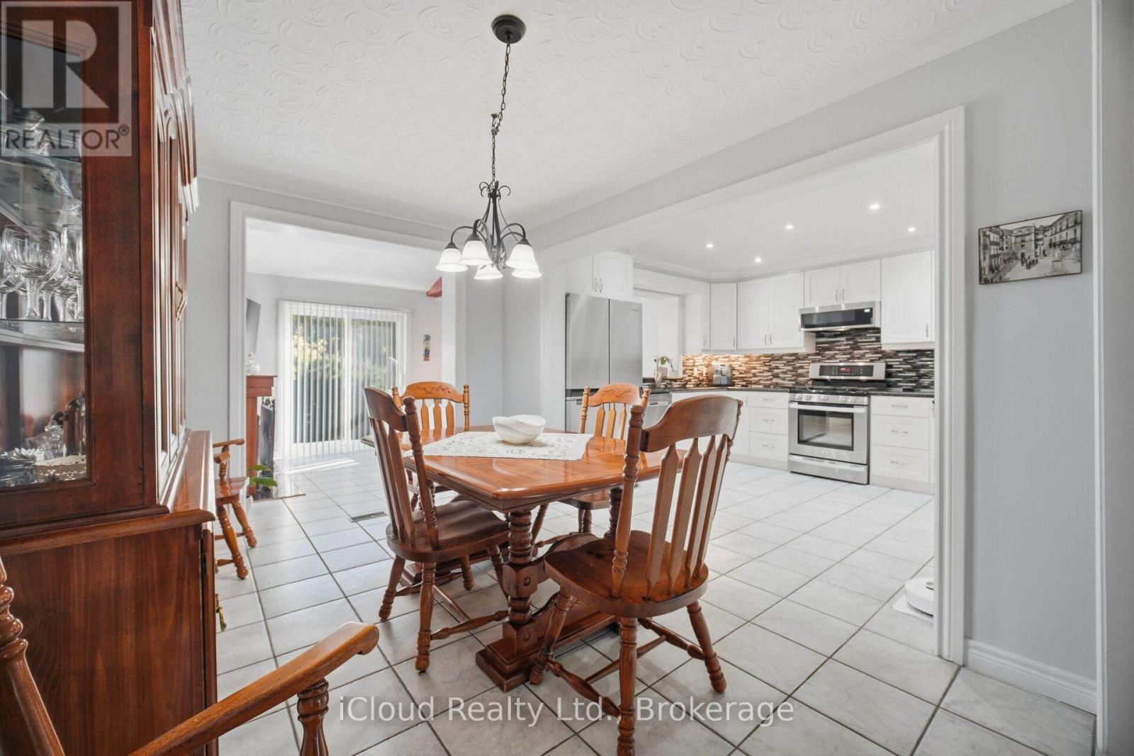 52 BENGAL COURT - 13