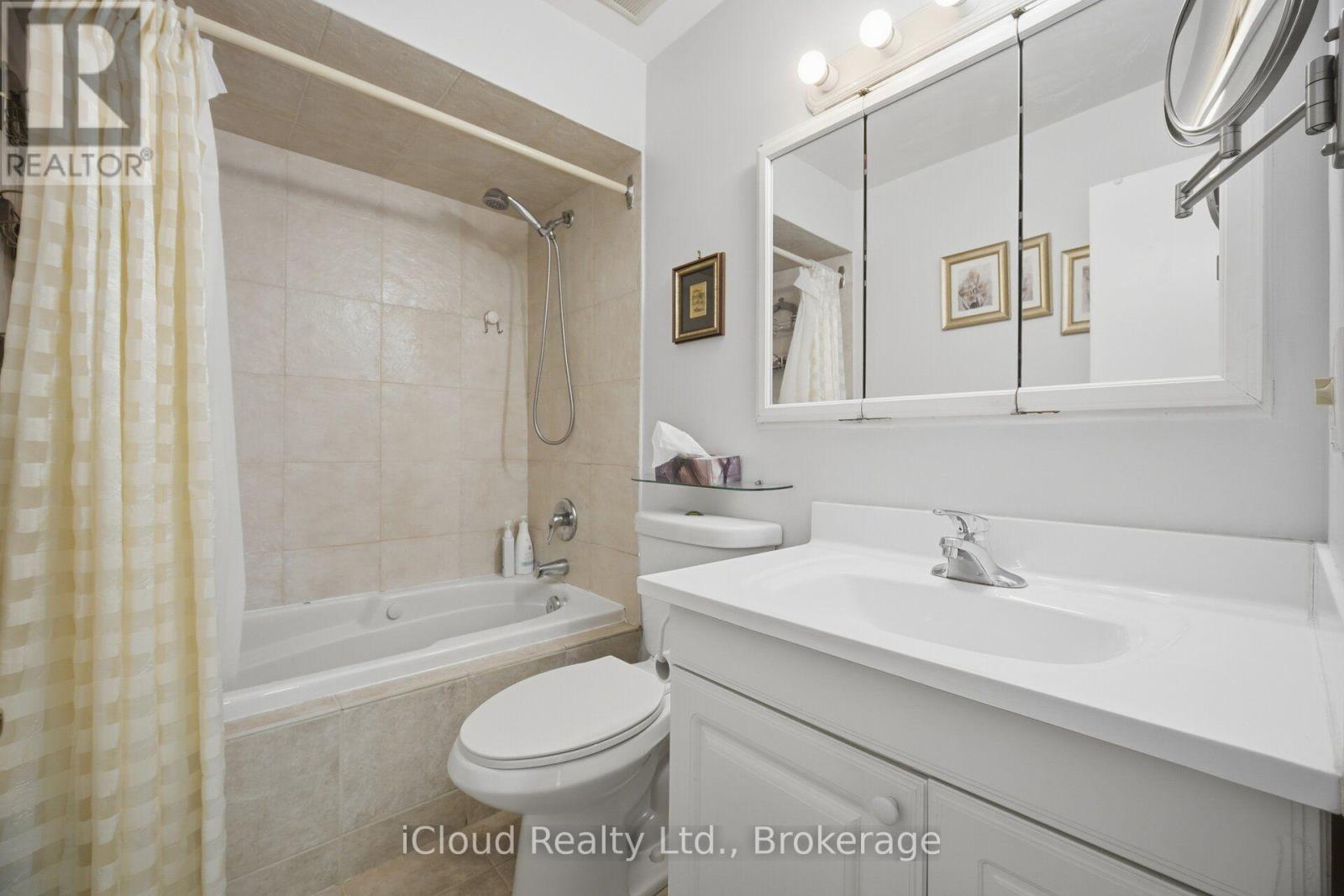 52 Bengal Court, Toronto, ON photo 34