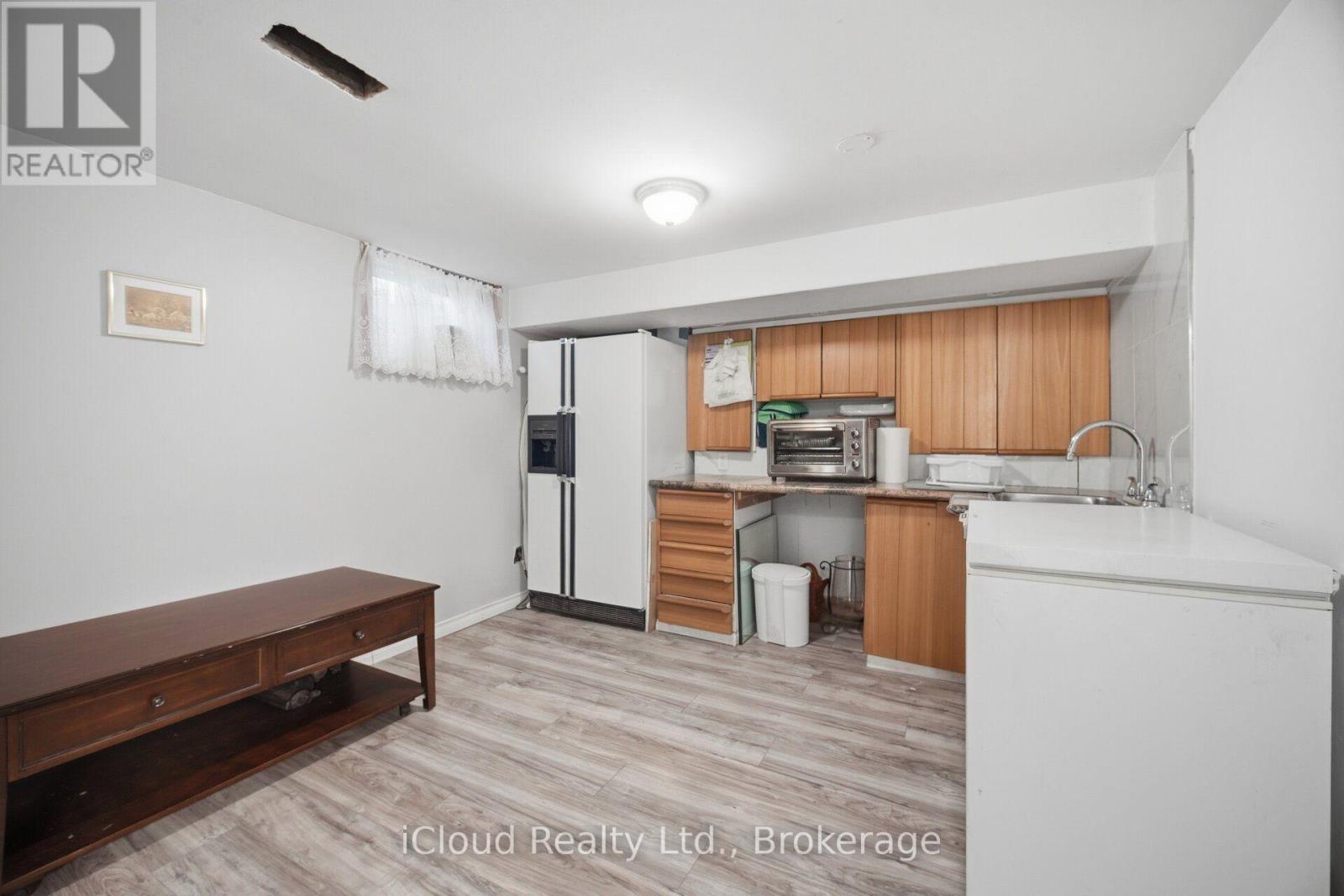52 Bengal Court, Toronto, ON photo 36