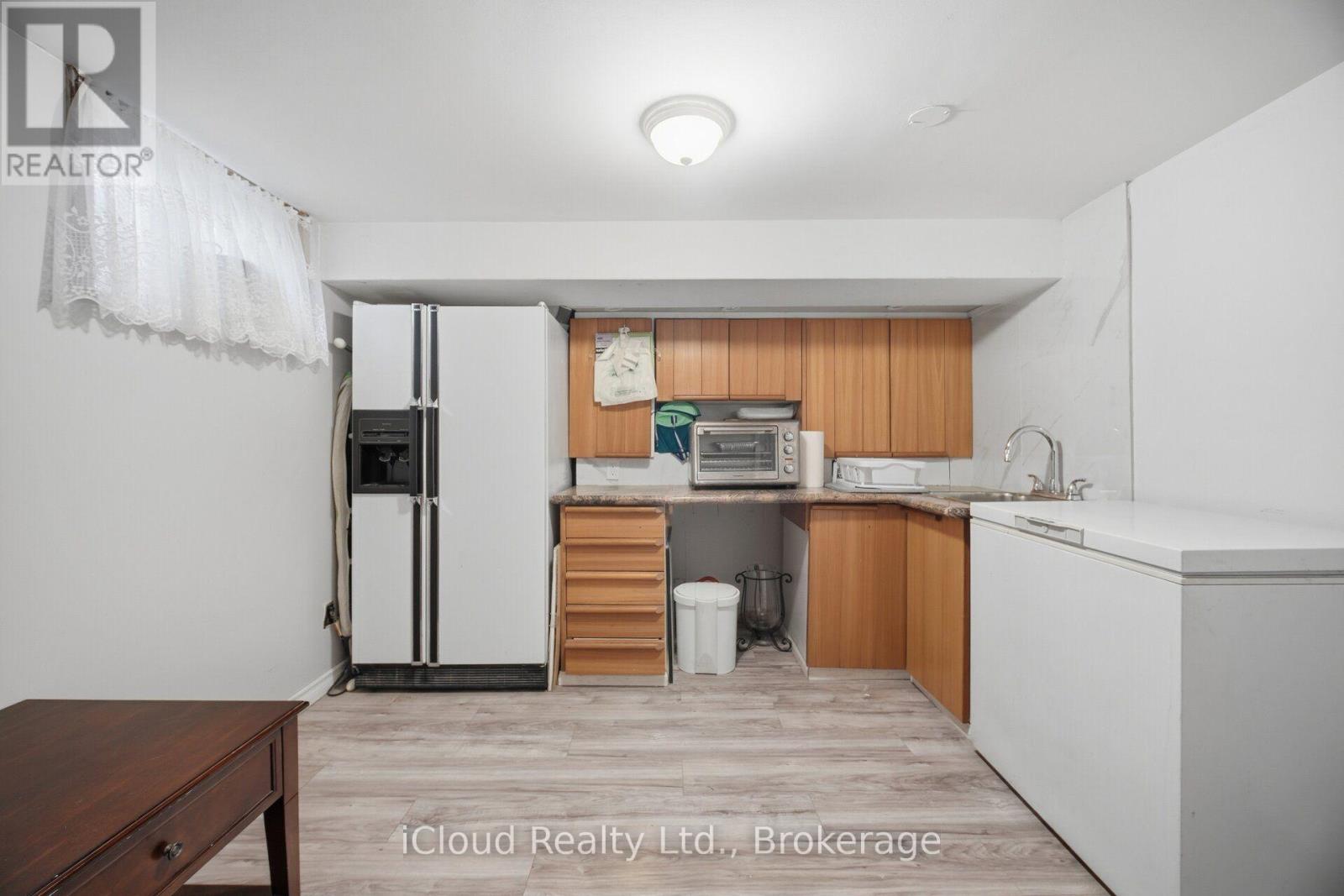 52 Bengal Court, Toronto, ON photo 37