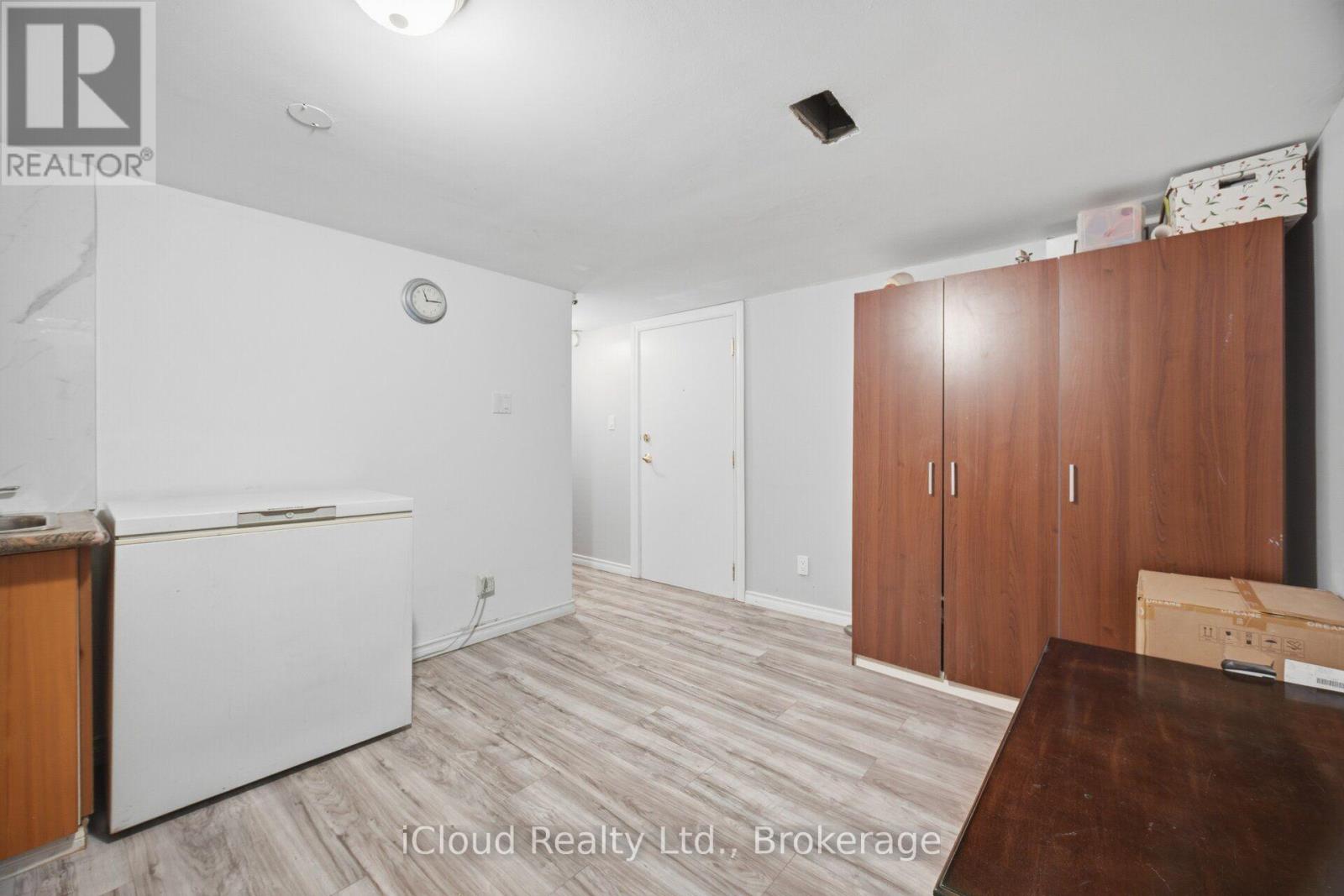 52 Bengal Court, Toronto, ON photo 38