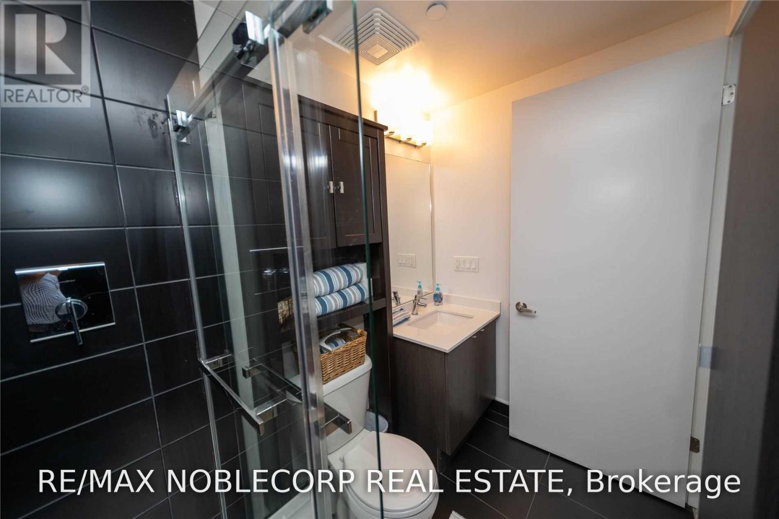 5260 Dundas Street — photo 14