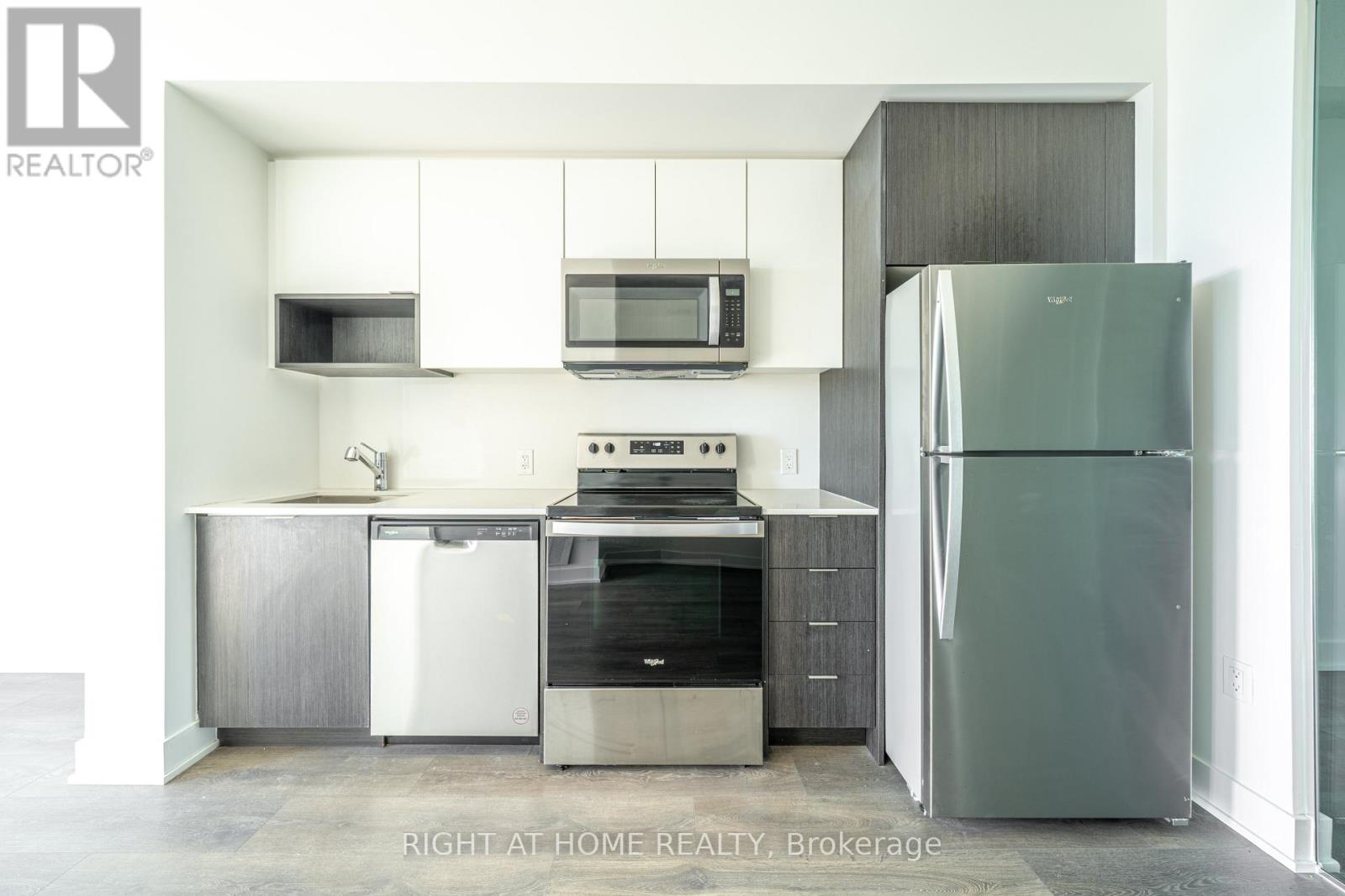 1310 - 204 BURNHAMTHORPE ROAD E, Mississauga (City Centre) — photo 5