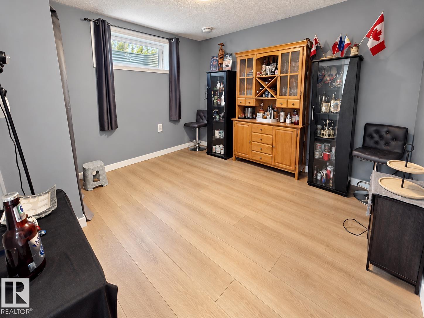 15135 43 ST NW - 10