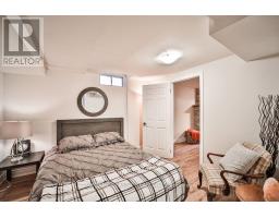 427 Crossland Gate, Newmarket, ON L3X1B9 Photo 6