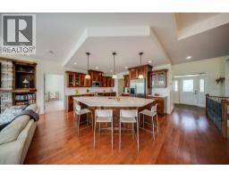 5pc Ensuite bath - 464 Whitman Way, Warfield, BC V1R4T9 Photo 12
