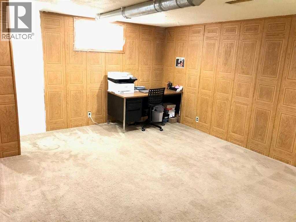 4820 60 Street - 15