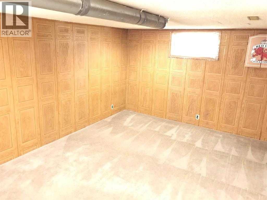 4820 60 Street - 16