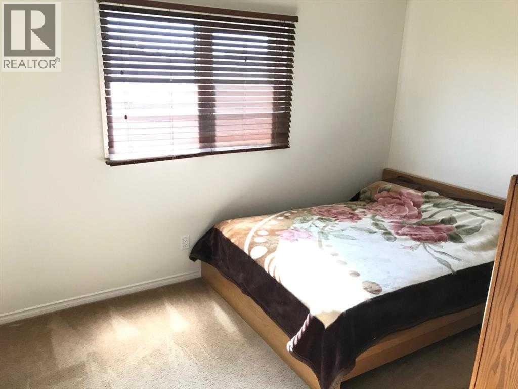 4820 60 Street - 21