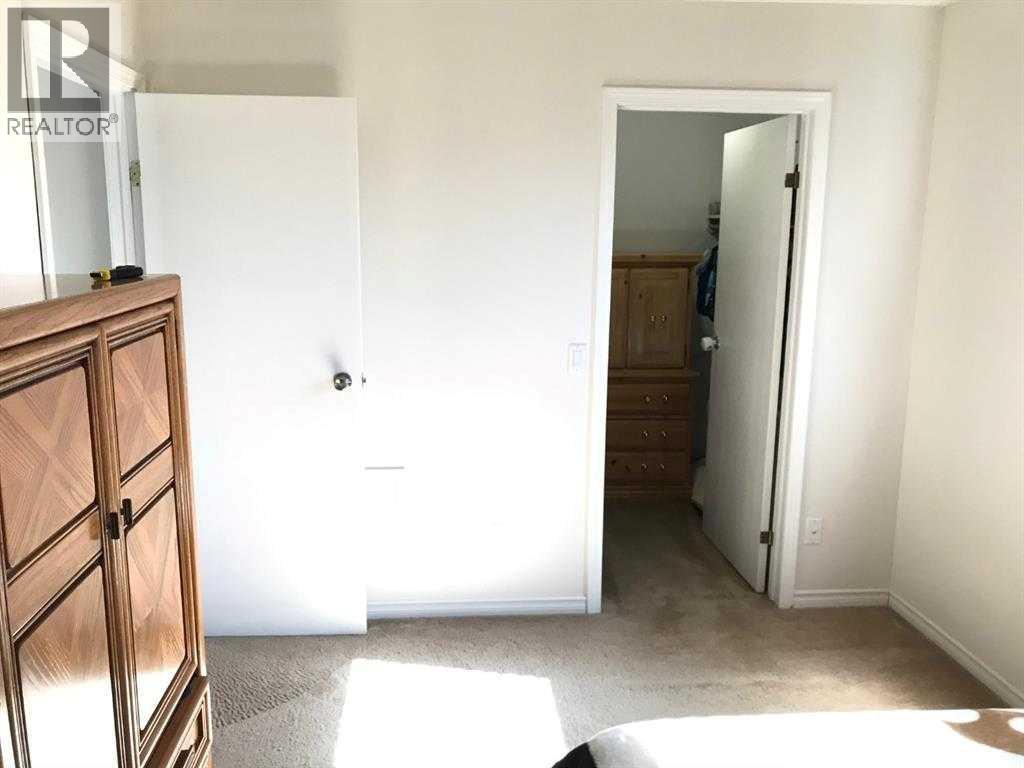 4820 60 Street - 22